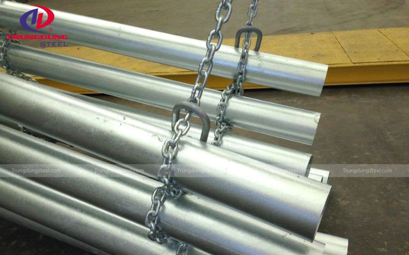 Bề mặt thép mạ kẽm mới thường có màu sáng bạc, đáp ứng được các yêu cầu về tính thẩm mỹ