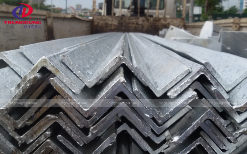 Thép V thường được sử dụng làm hệ giằng mái, giằng tường, thanh chống và xà gồ phụ