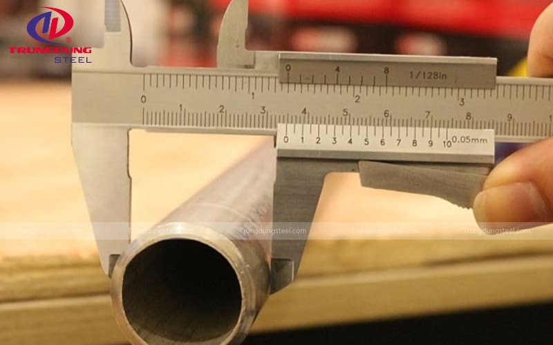 Thước kẹp là công cụ đo chính xác nhất về đường kính của ống