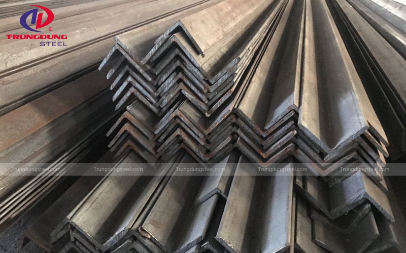 Thép hình thường được dùng làm khung chịu lực