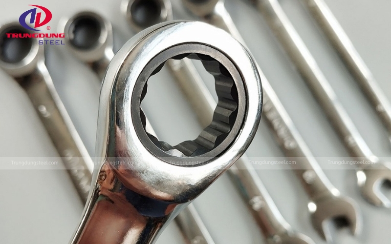 Thép CR-V thường được dùng để sản xuất cờ lê