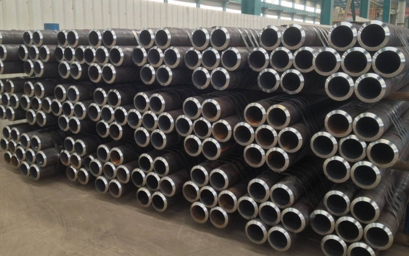 Thép ống đúc là ống thép liền mạch được tạo từ phôi thép tròn đặc